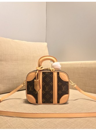 LV  VALISETTE BB